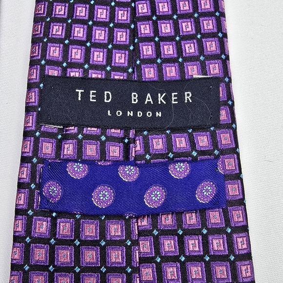 TED BAKER- 100% Silk Neat Grid- Box Pattern Necktie - Picture 2 of 8